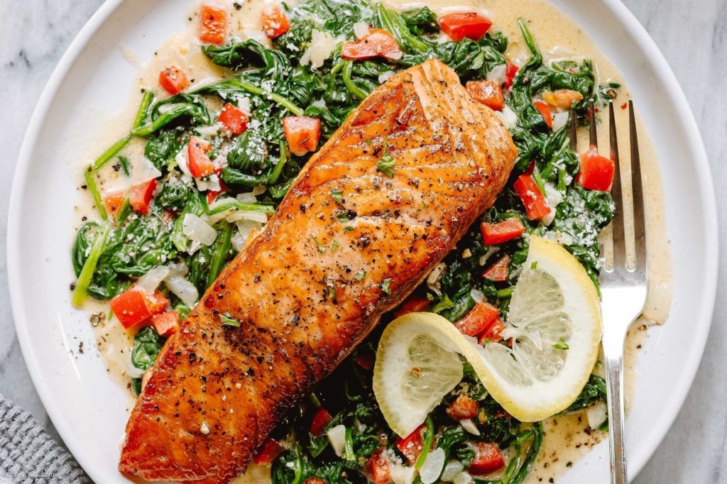 Grilled Salmon With Creamy Spinach